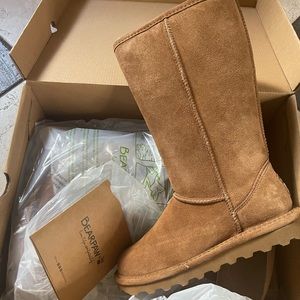Womens brand new bear paw boots